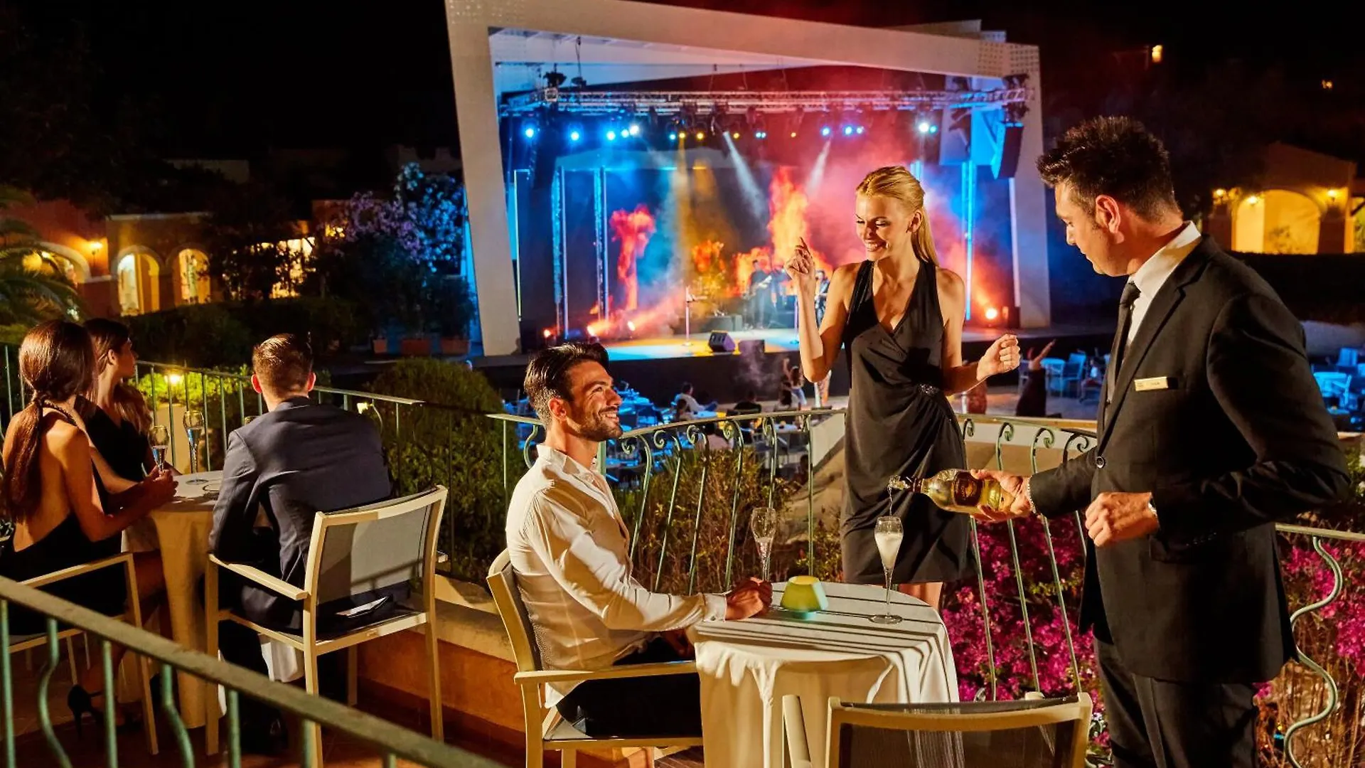 Forte Village Resort - Il Castello Santa Margherita di Pula 5*,  İtalya